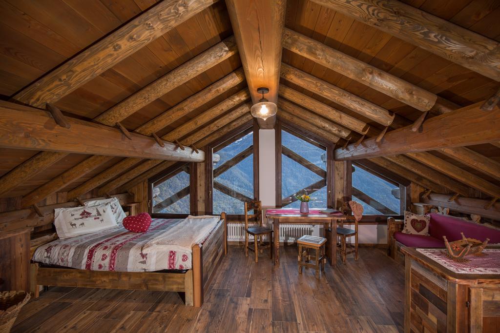 Le Petit Coeur Hotel Fontainemore ภายนอก รูปภาพ