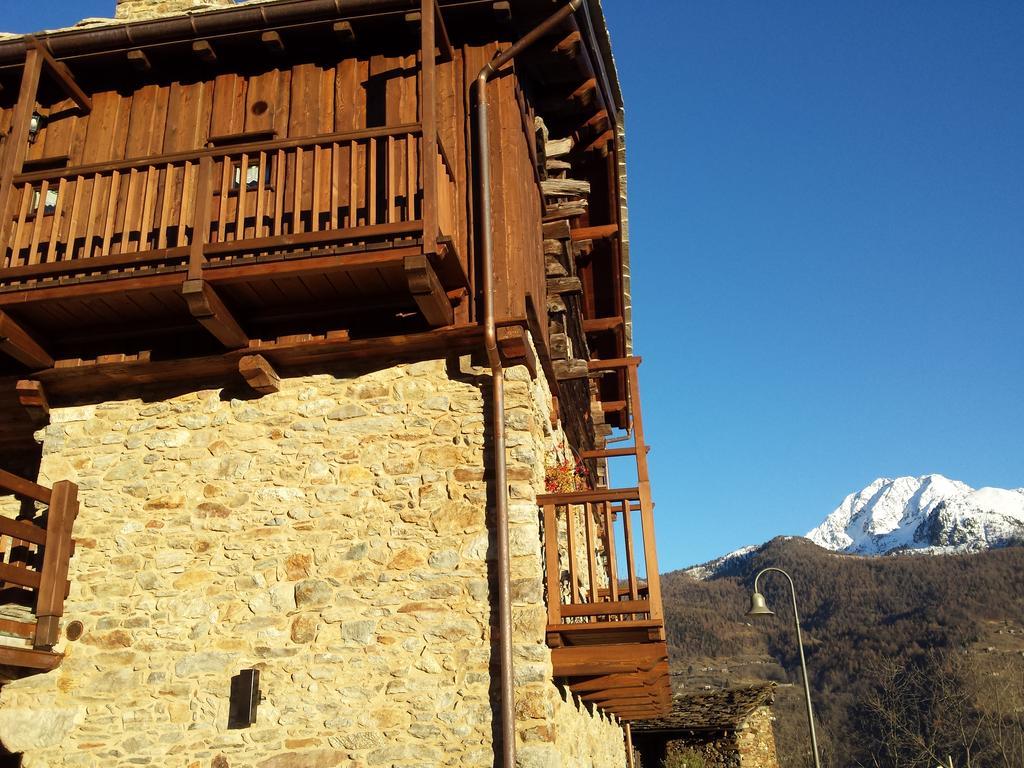 Le Petit Coeur Hotel Fontainemore ภายนอก รูปภาพ