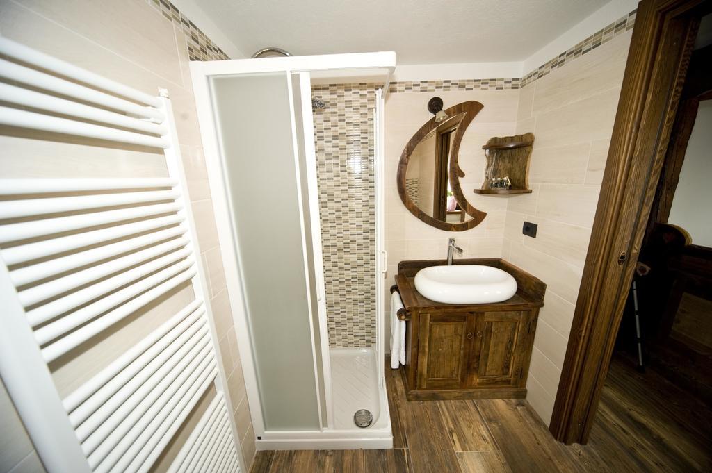 Le Petit Coeur Hotel Fontainemore ภายนอก รูปภาพ