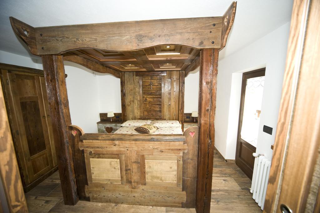 Le Petit Coeur Hotel Fontainemore ภายนอก รูปภาพ