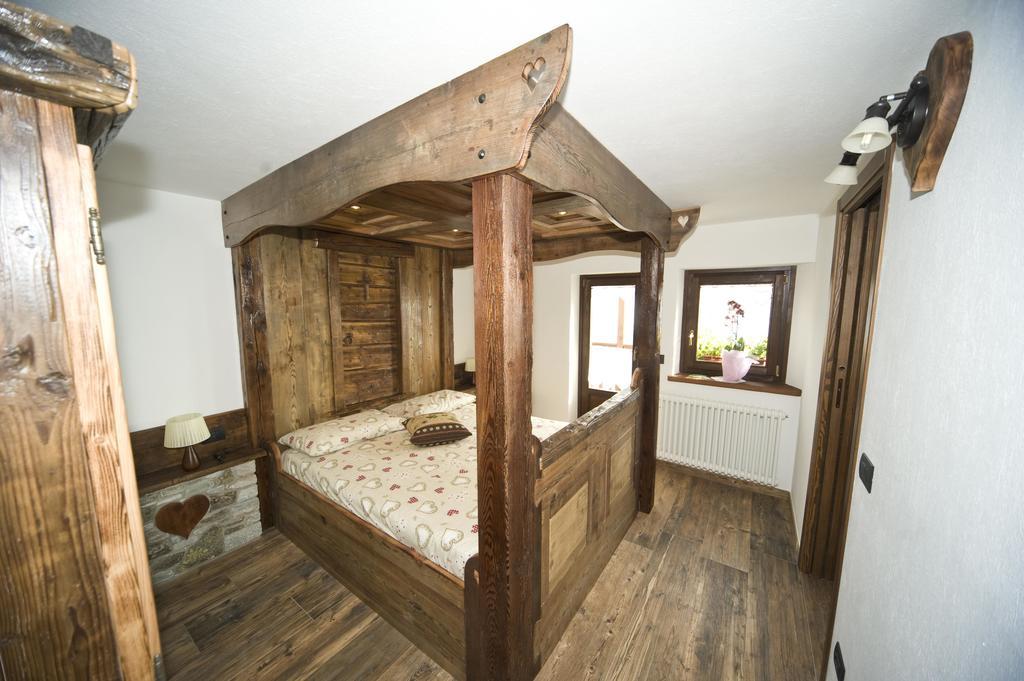 Le Petit Coeur Hotel Fontainemore ภายนอก รูปภาพ