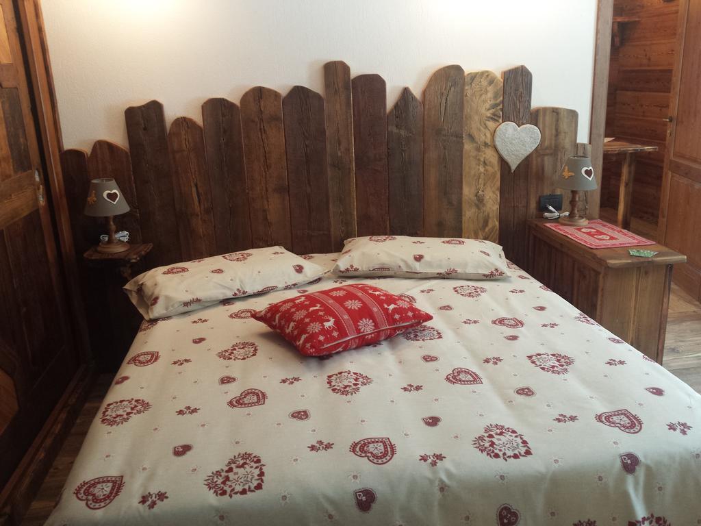 Le Petit Coeur Hotel Fontainemore ภายนอก รูปภาพ
