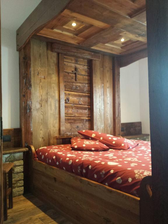 Le Petit Coeur Hotel Fontainemore ภายนอก รูปภาพ