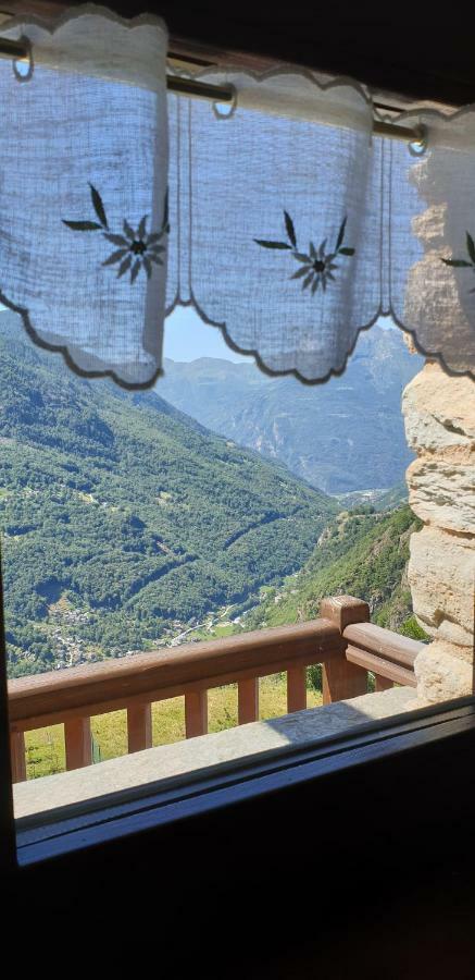 Le Petit Coeur Hotel Fontainemore ภายนอก รูปภาพ