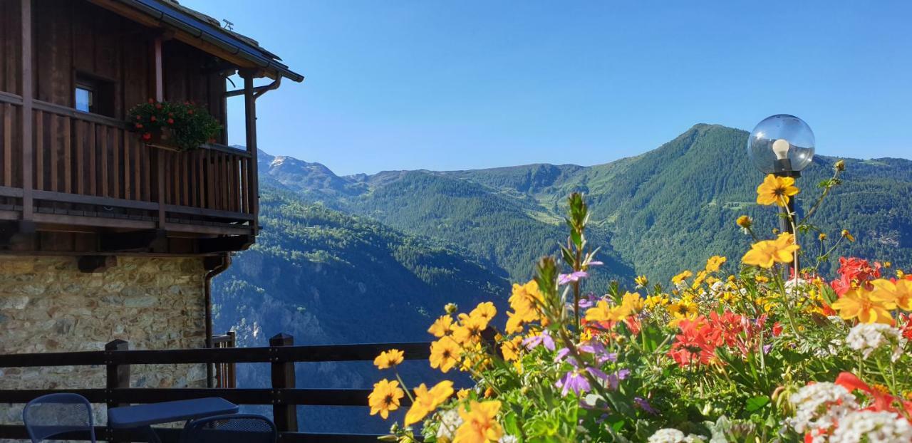 Le Petit Coeur Hotel Fontainemore ภายนอก รูปภาพ
